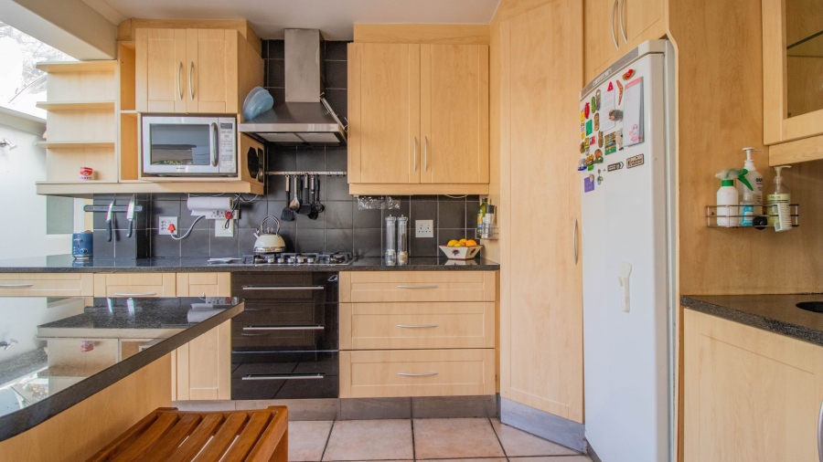 3 Bedroom Property for Sale in Pinelands Western Cape